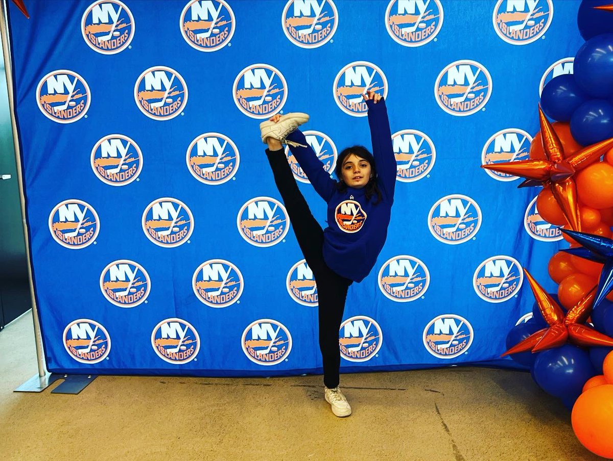 ChristinDegrom's tweet photo. Let’s go Islanders #nyislanders @NYIslanders #letsgoisles https://t.co/DCtbLQQUfN