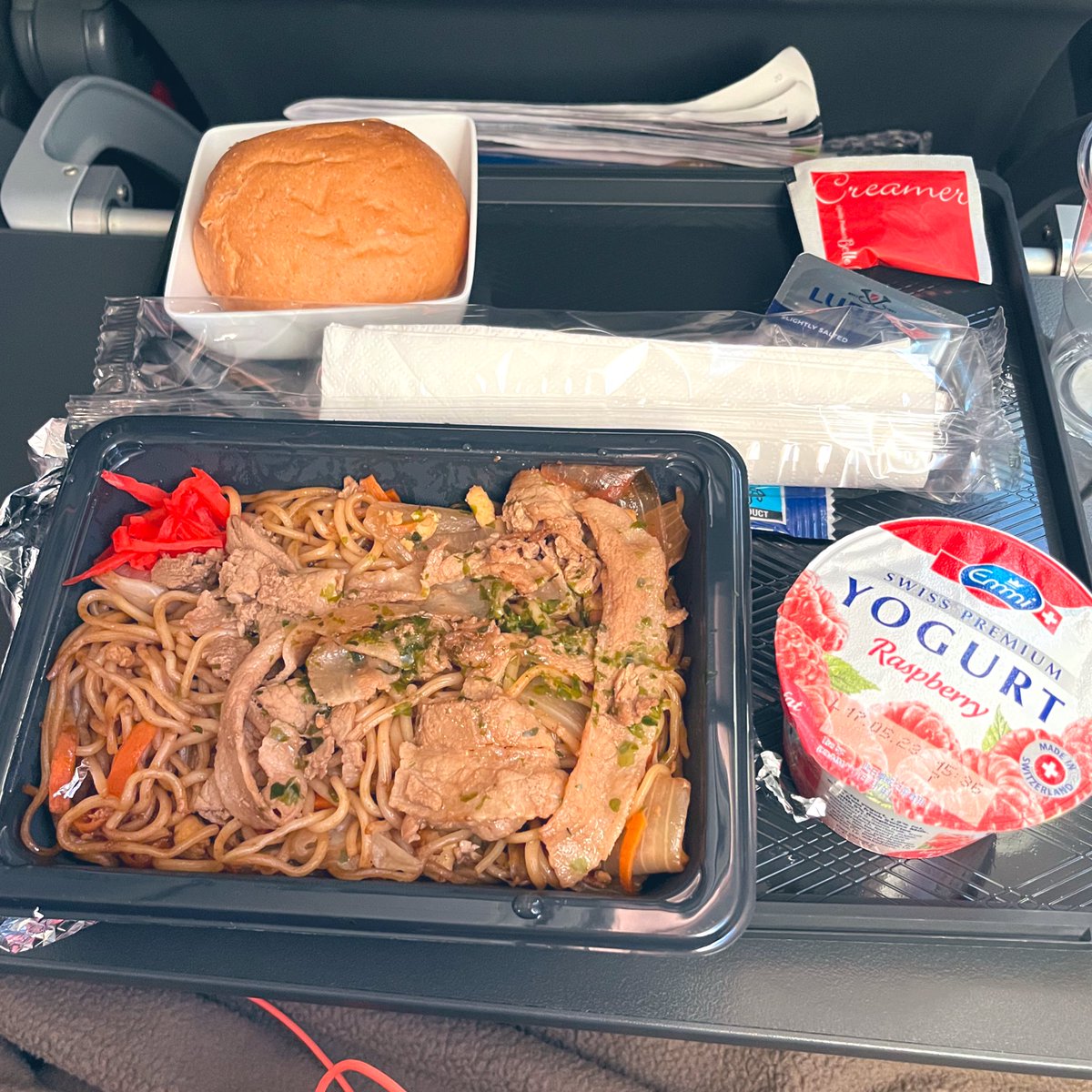 ogiryu's tweet photo. 宿泊日最後の晩餐は、オフ記録⑨へ。
何故なら写真がほとんどないから(笑
辛さに怯えていたけど、美味しいご飯がいっぱいだったなー。
#PSCafe #OneFullerton
FragranceGardenChickenRice(写真なし) #LauPaSat
Dallas(写真なし) #BoatQuay
#SingaporeAirlines
#Singapore https://t.co/L5vWZRkp4D