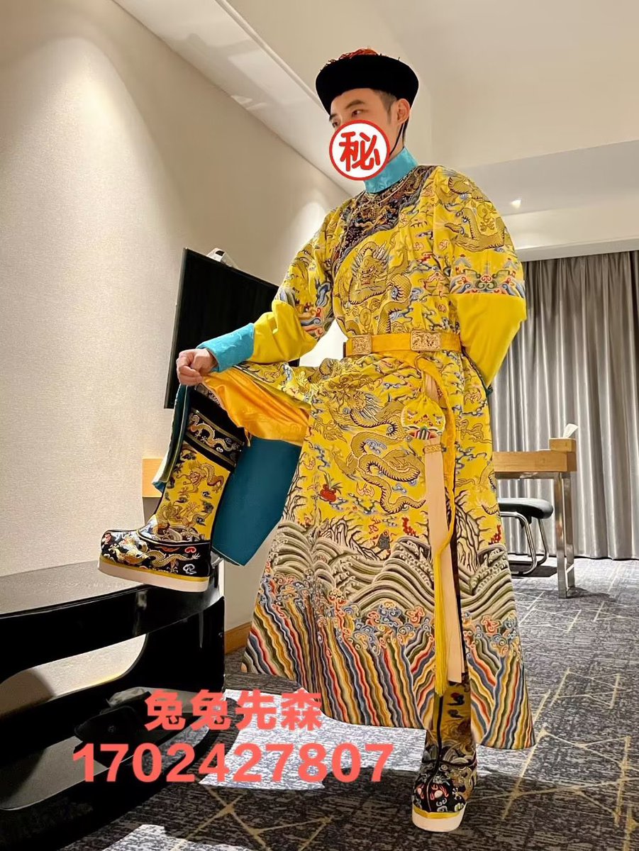 zzpaul0923's tweet photo. 尝试一些新爱好
#龙袍 #龙靴 #布靴 https://t.co/4Itvbd4ZJK
