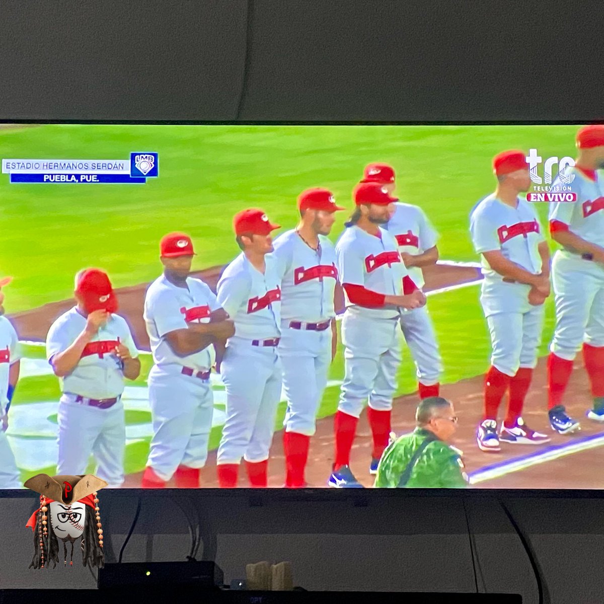 AficionPirata's tweet photo. Hoy inicio una nueva travesía de nuestros Bombarderos del Golfo, lo mejor de los éxitos esta temporada 2023 🙂🏴‍☠️
Vamos @PiratasCampeche que esta noche sonarán los cañonazos en el Serdán 👊⚾️💥 

#SomosPiratas #VamosPiratas #QueSuenenLosCañonazos #BeisbolizaTuVida https://t.co/Zv8QBLatjJ