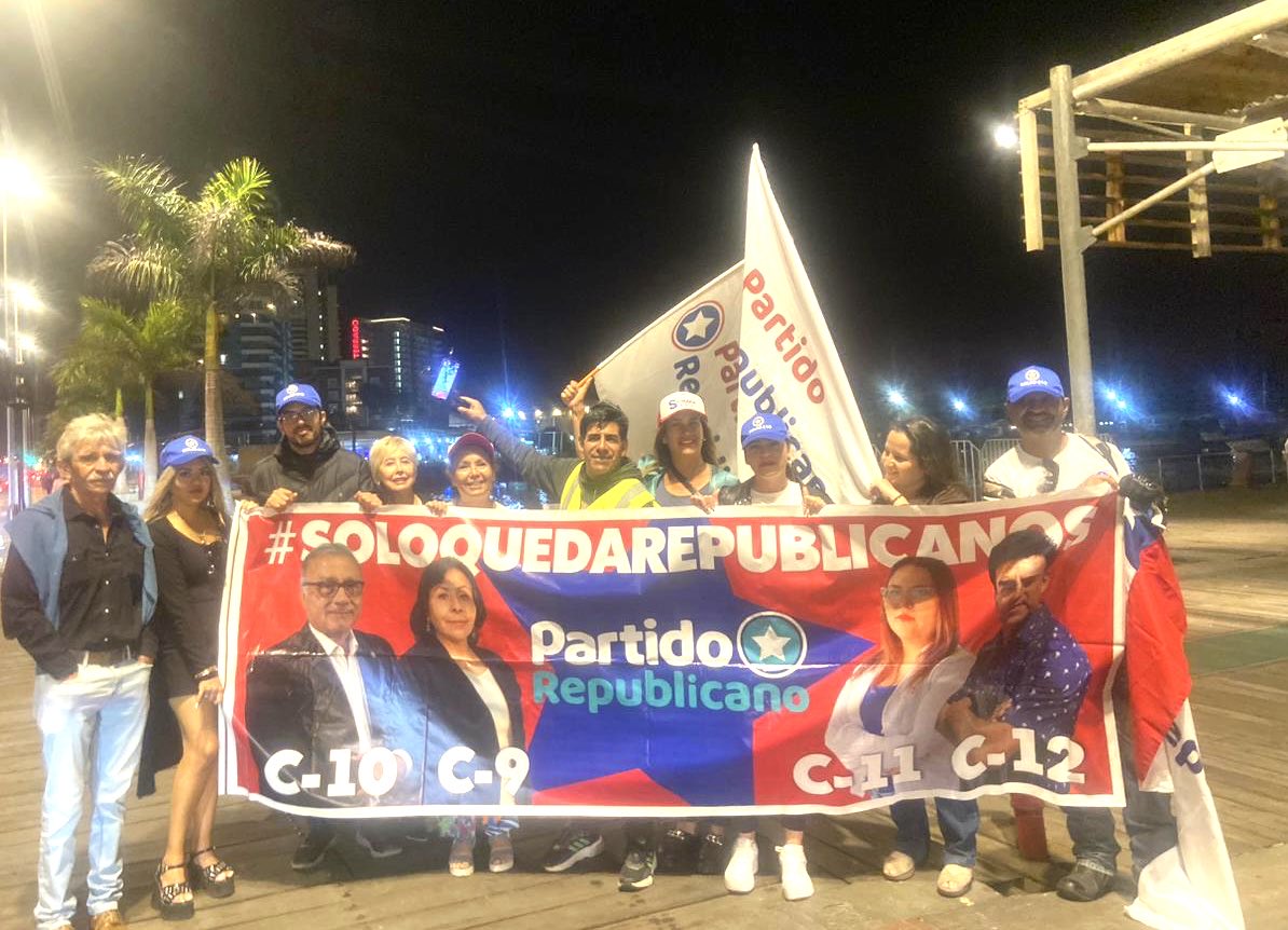supernova_2020's tweet photo. #SoloQuedaRepublicanos 
Este 7 de Mayo en #Antofagasta VOTA #Republicanos 

🔴LISTA C

-Carmen Montoya C-9 
-Carlos Solar C-10
-Siomara Molina C-11
-Patrício Maldonado C-12 

⁦@siomaramolina9⁩ @PRChile⁩ ⁦@joseantoniokast⁩ #Calama https://t.co/9P7yIk1tq6