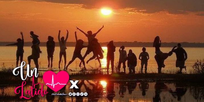 🔊🔊 ATENCIÓN FAMILIA📣📣
Este viernes nuestros corazones estarán latiendo fuerte 💗!
              
Te invito a la fiesta virtual más caliente de la semana en las redes. Esta noche voy con 🔀UnLatidoX toda esta gran familia que día a día nos acompaña a ser mejores. #DeZurdaTeam