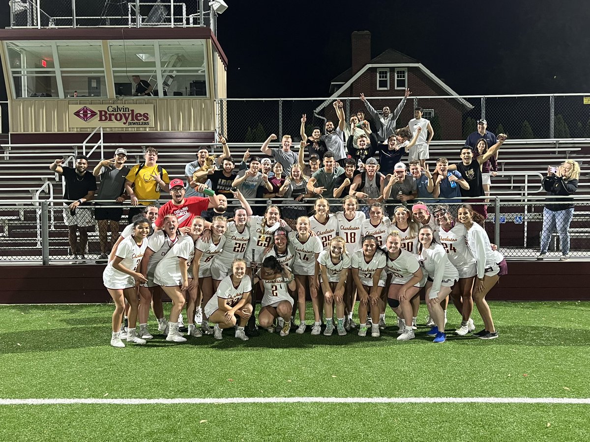 ucwv_athletics's tweet photo. Teams supporting teams 🫶

#WingsUp https://t.co/Ccdc03yB57