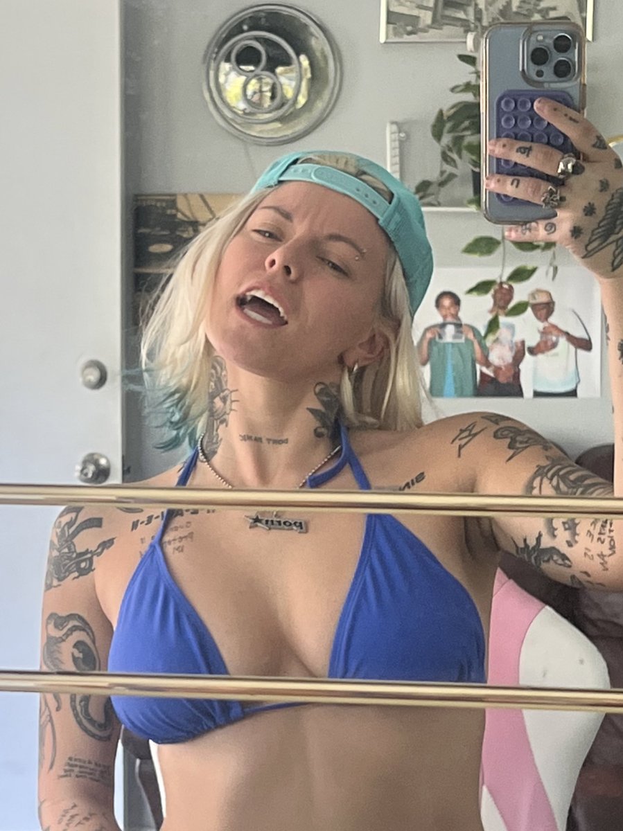 LaurenSanderson's tweet photo. hope y’all have enjoyed these emotional songs but next week we’re entering banger land https://t.co/kLRVu7UhWj