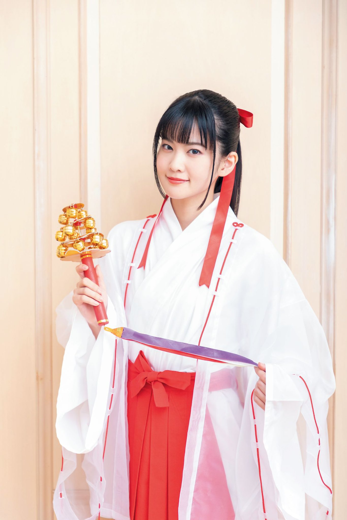 大西亜玖璃 直筆サイン入りブロマイド - メルカリ