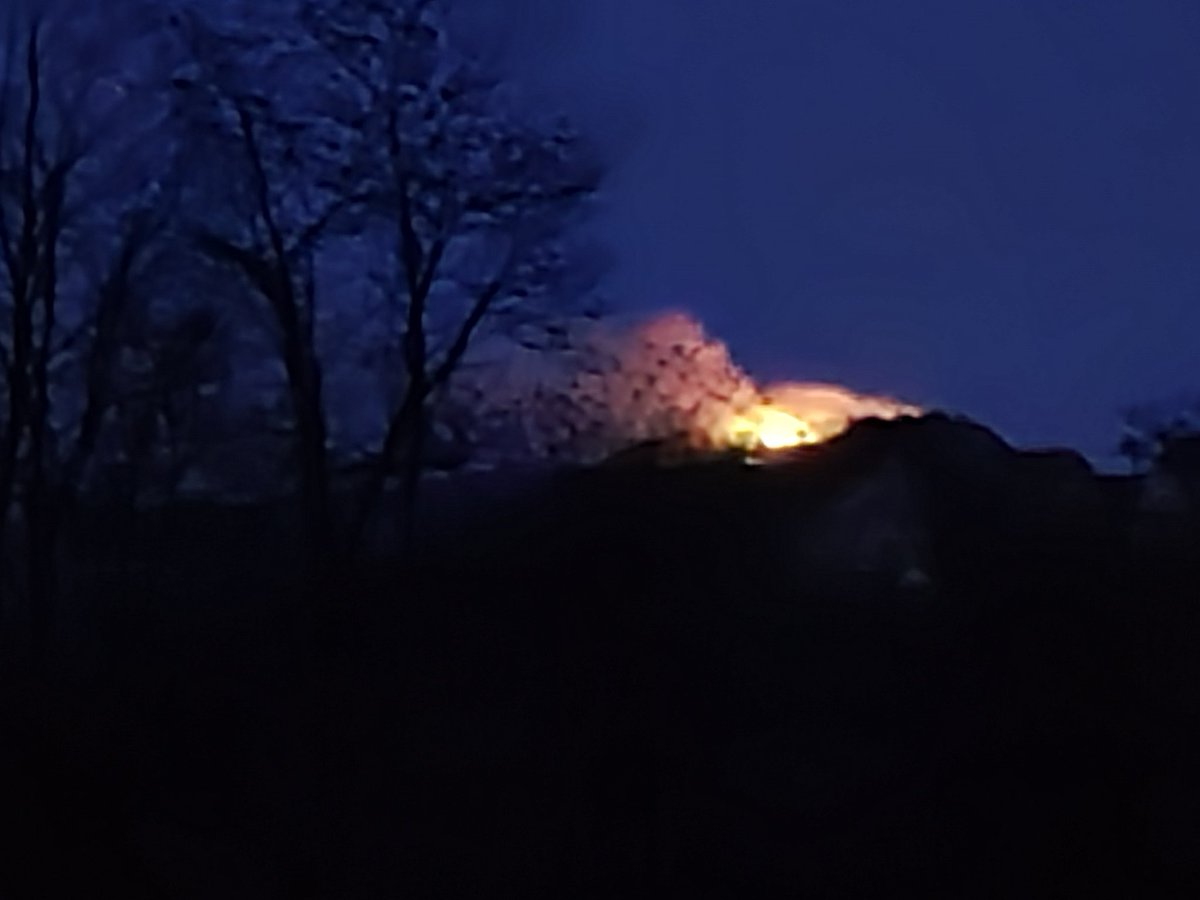 WeatherAubs's tweet photo. New photo from Rick Gillespie in Pendleton county.
Firefighters are on scene but this is behind Seneca Rocks in Pendleton county. https://t.co/2EBSxgqzGb