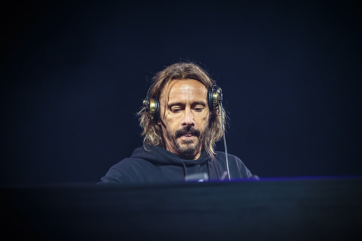 PrintempsDB's tweet photo. Monsieur @bobsinclar transforme le W en immense dancefloor pour terminer cette journée en beauté 🕺 #PDB23
📸 Antoine Monegier du Sorbier https://t.co/owHFNybo5L