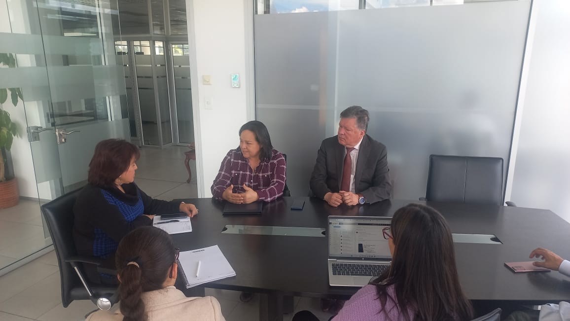 afeme_ecuador's tweet photo. La AFEME.
El día martes 18 de abril del 2023, la Dra. Vilma Bojorque Iñeguez PRESIDENTA DE LA AFEME, Dr.Leonardo Bravo Valencia DIRECTOR EJECUTIVO DE LA AFEME, se mantuvo una reunión de trabajo  con la Dra. Ximena Cordova PRESIDENTA DEL CACES . https://t.co/dAwqAWNA81