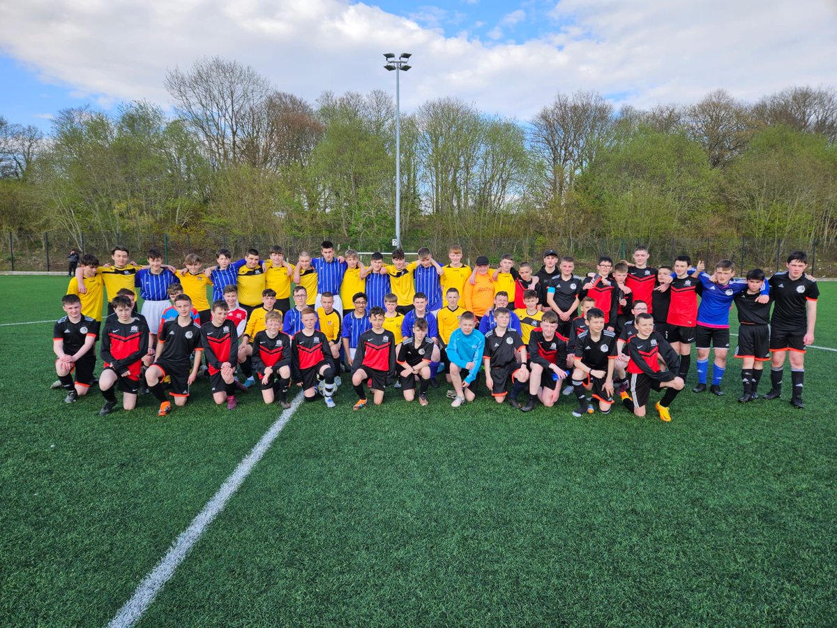 Hermiefootball's tweet photo. Today we welcomed some pupils from @IslayHigh to @HermitageAcad to play a couple of friendly matches. It was a terrific afternoon and there were some fantastic goals by both teams. Enjoy your weekend in Glasgow and good luck for the remainder of the season. https://t.co/MCdtvGBzGE