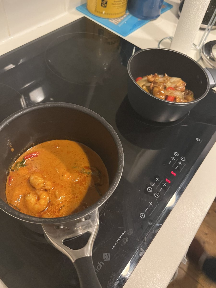 securicurtis's tweet photo. @UberEats - the whole point of a takeaway is to not have to wash up. Your driver sat on a job for 40mins before cancelling &amp; we finally got our food after it had sat in the restaurant waiting to be picked up for 50mins. https://t.co/135wuoPFLR