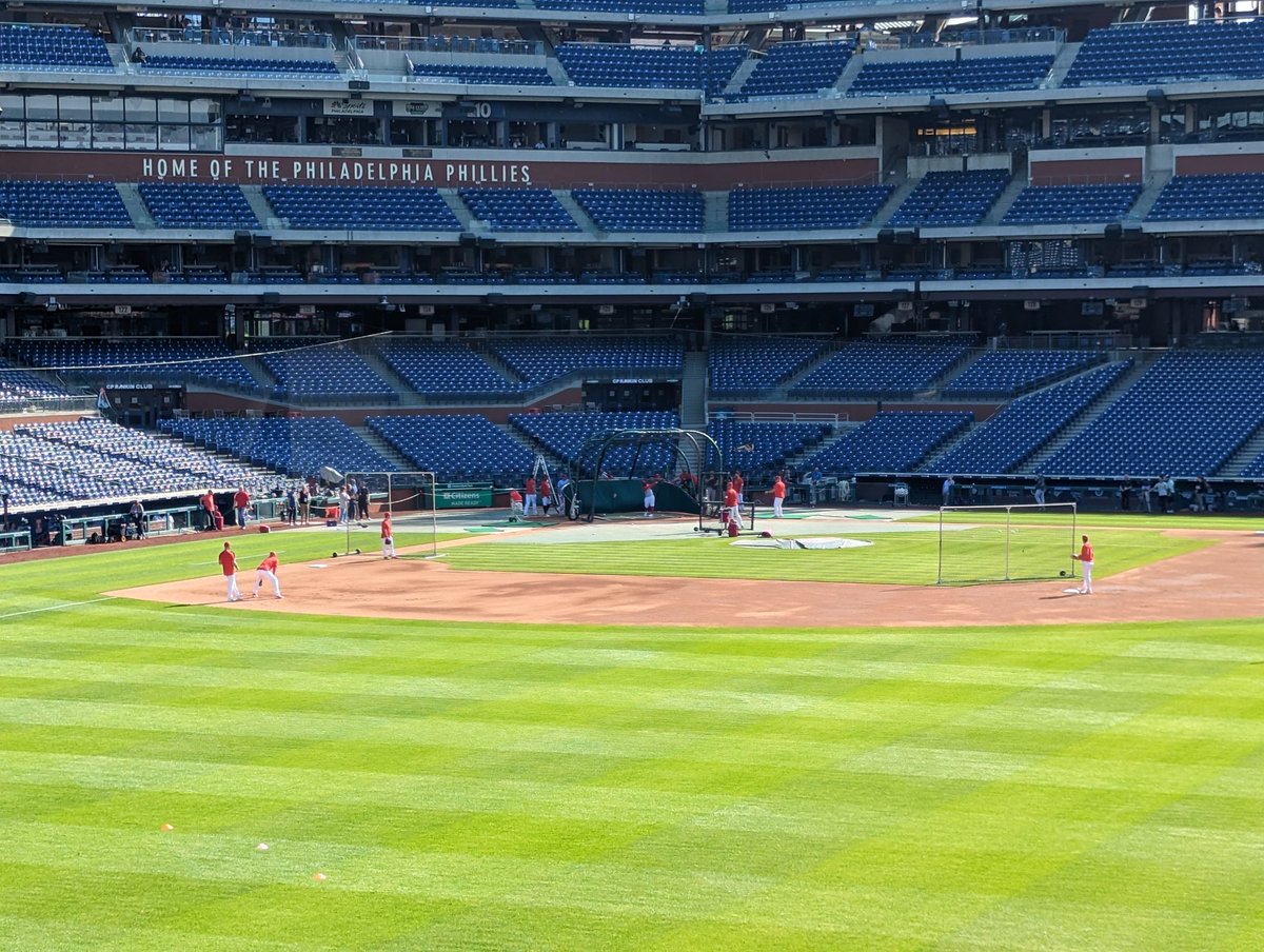 The #phillies are gearing up to go against the Rockies tonight. Join me and my #citizenscolleague #ballparkbankers as we cheer them on on this, feels like, summer night. #gophillies #ringthebell #smashthebell #nlchamps