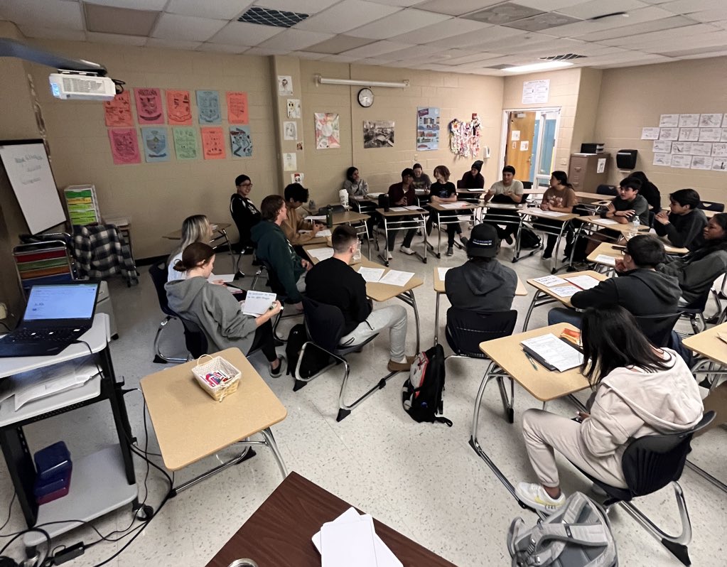 Spanish 4 students participated in some Socratic Seminars which offered healthy debates about whether bullfighting is cultural or just cruel. 

The consensus is…..🤐