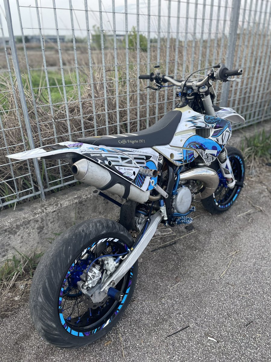 BetaBoyz_'s tweet image. 🤙🏻🤙🏻 
#crypto #cryptobike #husaberg