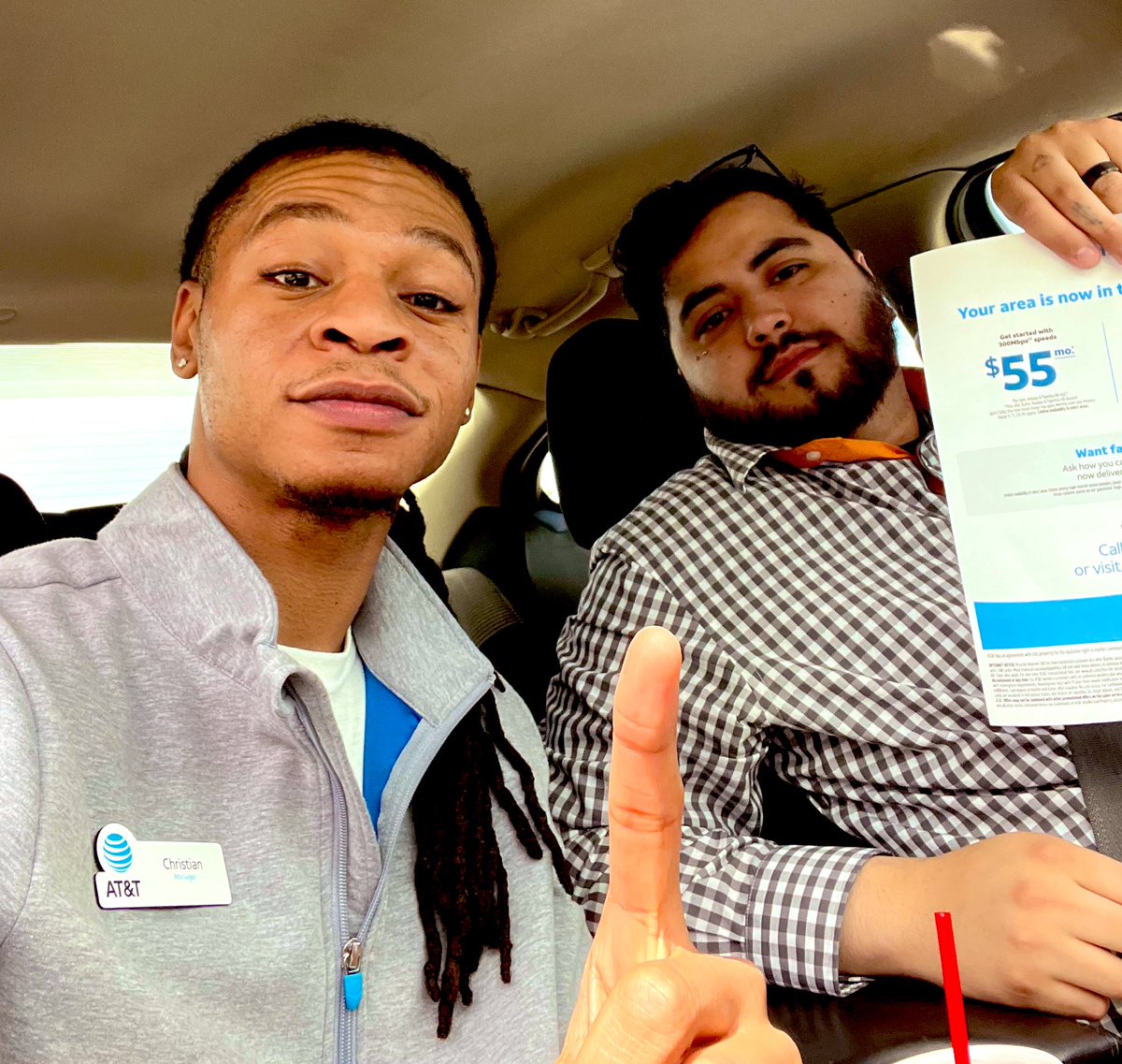 KAMO_Lakewood's tweet image. 🚨🚨ITS FUNDAY FIBER🚨🚨

Those FIBERBOYS are out spreading the word about Fiber ‼️‼️

#SouthSideSavages | #WinMOORE | #KAMO6 @KAMOkonnects @LifeAtATT @KAMO_A_Train 
@Farzad_Farokhi @AlyssaMoore_12