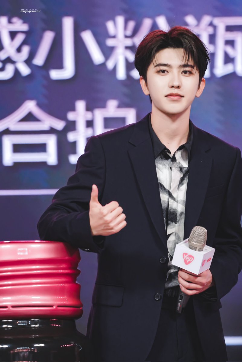 EsXukun's tweet photo. YEP ByHealth x XUKUN

Evento de lanzamiento 🌸

#CaiXukun #蔡徐坤 #ByHealth https://t.co/Azvrf0WrCY