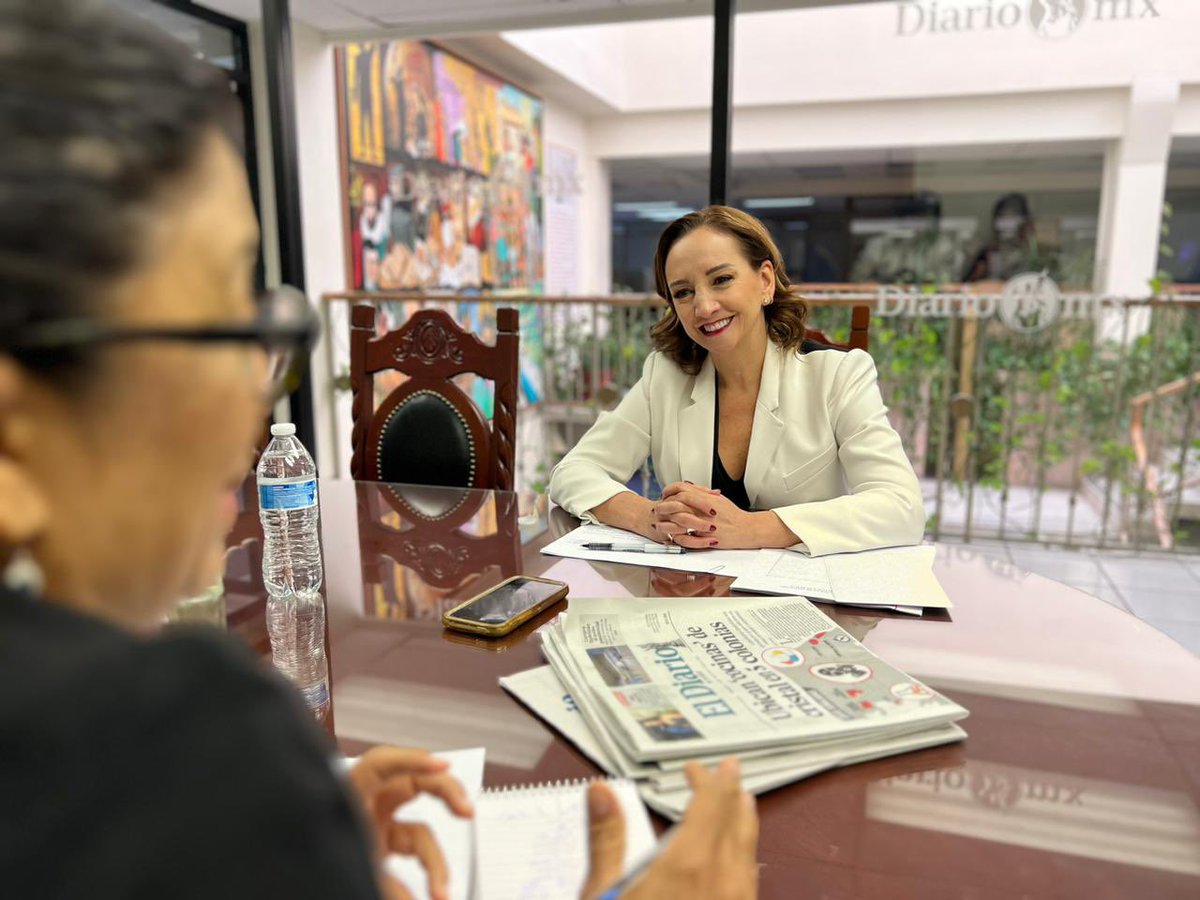 ruizmassieu's tweet photo. Empezamos el segundo día de trabajo en #Chihuahua conversando con los medios para compartir cómo el proyecto que busco encabezar rumbo a la presidencia estará a la altura de lo que las y los chihuahuenses exigen. https://t.co/b1ev1F06wM