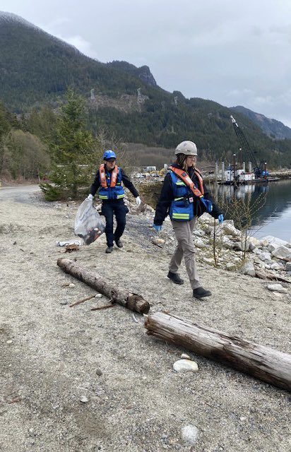 Our team set out on the streets of Squamish yesterday, alongside other local organizations including @Squamishtown , for the annual Sea to Sky Corridor Pitch In Week via @Pitch_In_Canada.

#pitchin #pitchinweek #community #makingadifference #squamish