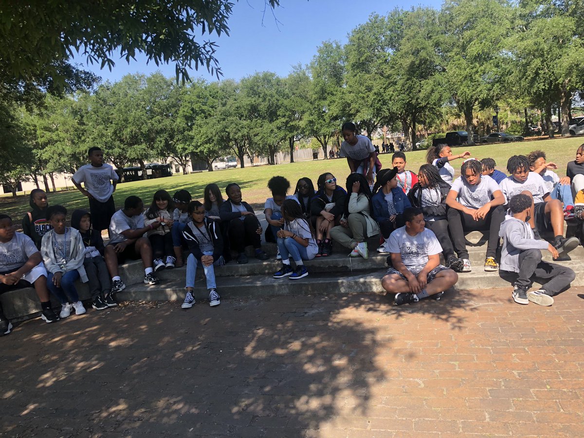 kmclay's tweet photo. 6th Grade Field Study: Let’s Go to Charleston. Students visited the SC Aquarium and took a Charleston Harbor tour. @spmeagles #protectthenest https://t.co/O4Zb0dXX9m