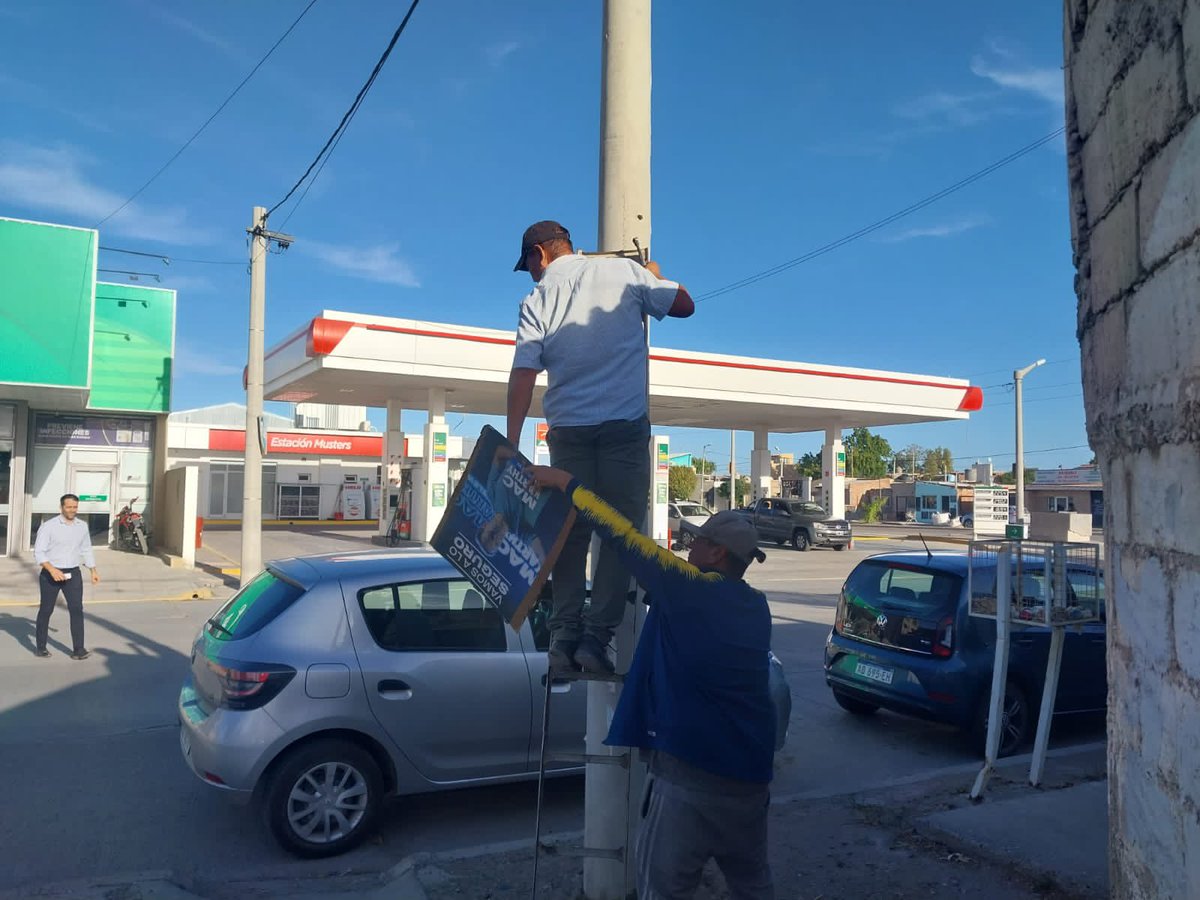 cgmackarthy's tweet photo. Continuamos con la limpieza en cada punto de nuestra ciudad! #Trelew https://t.co/KD6aeTLQ4q