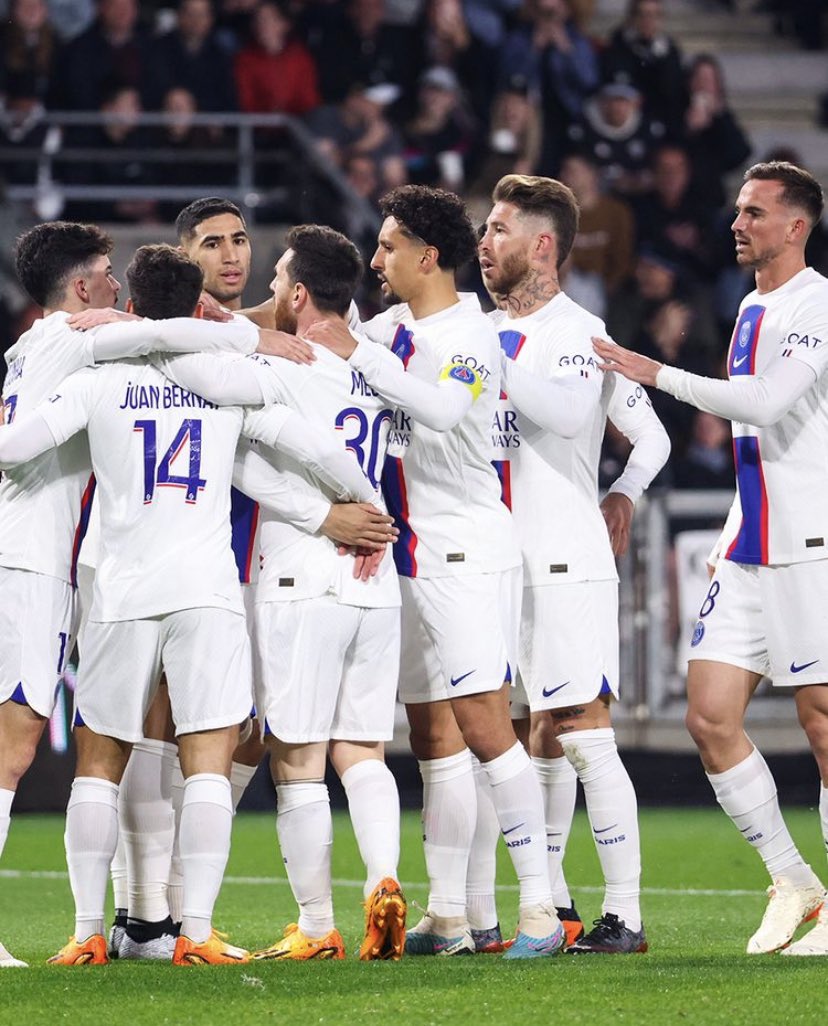 JournalPrinces's tweet photo. 🚨 Fin du match à Angers !

Victoire 2-1 face aux Angevins grâce à un doublé de Kylian Mbappé, le titre se rapproche à très grands pas.

Votre avis sur le PSG de ce soir ? 🤨 https://t.co/rzLUXjVv9s