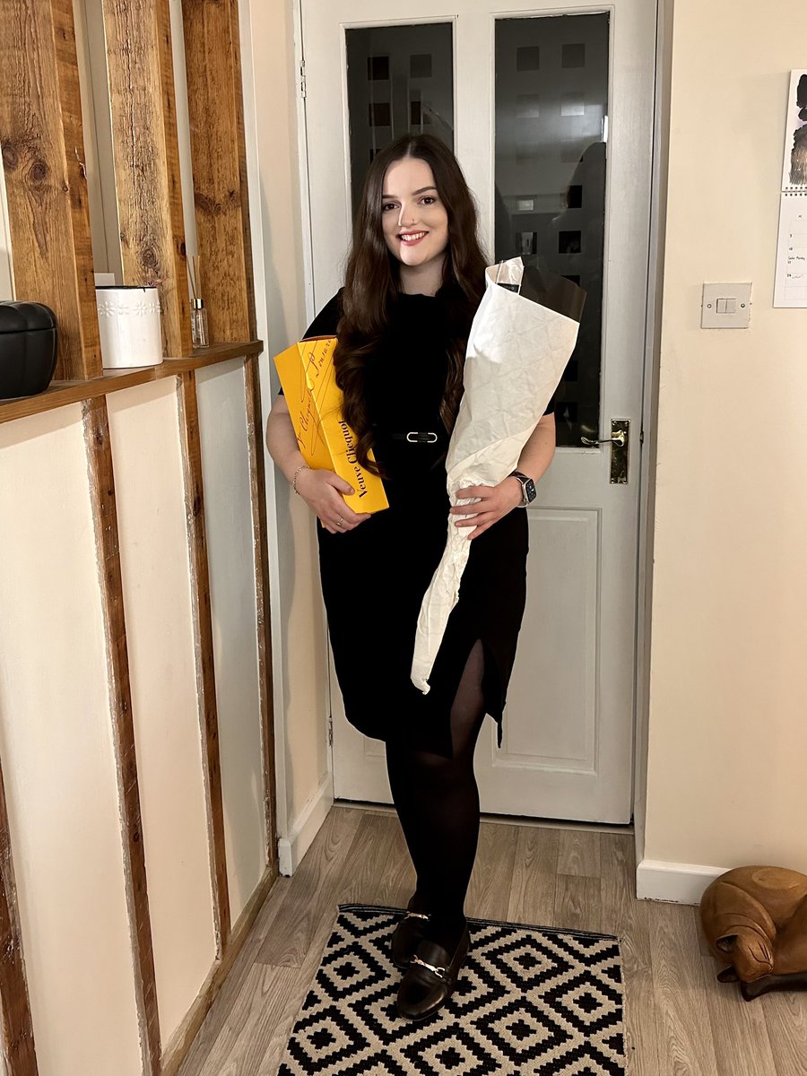 Elizabeth Allum tweet media