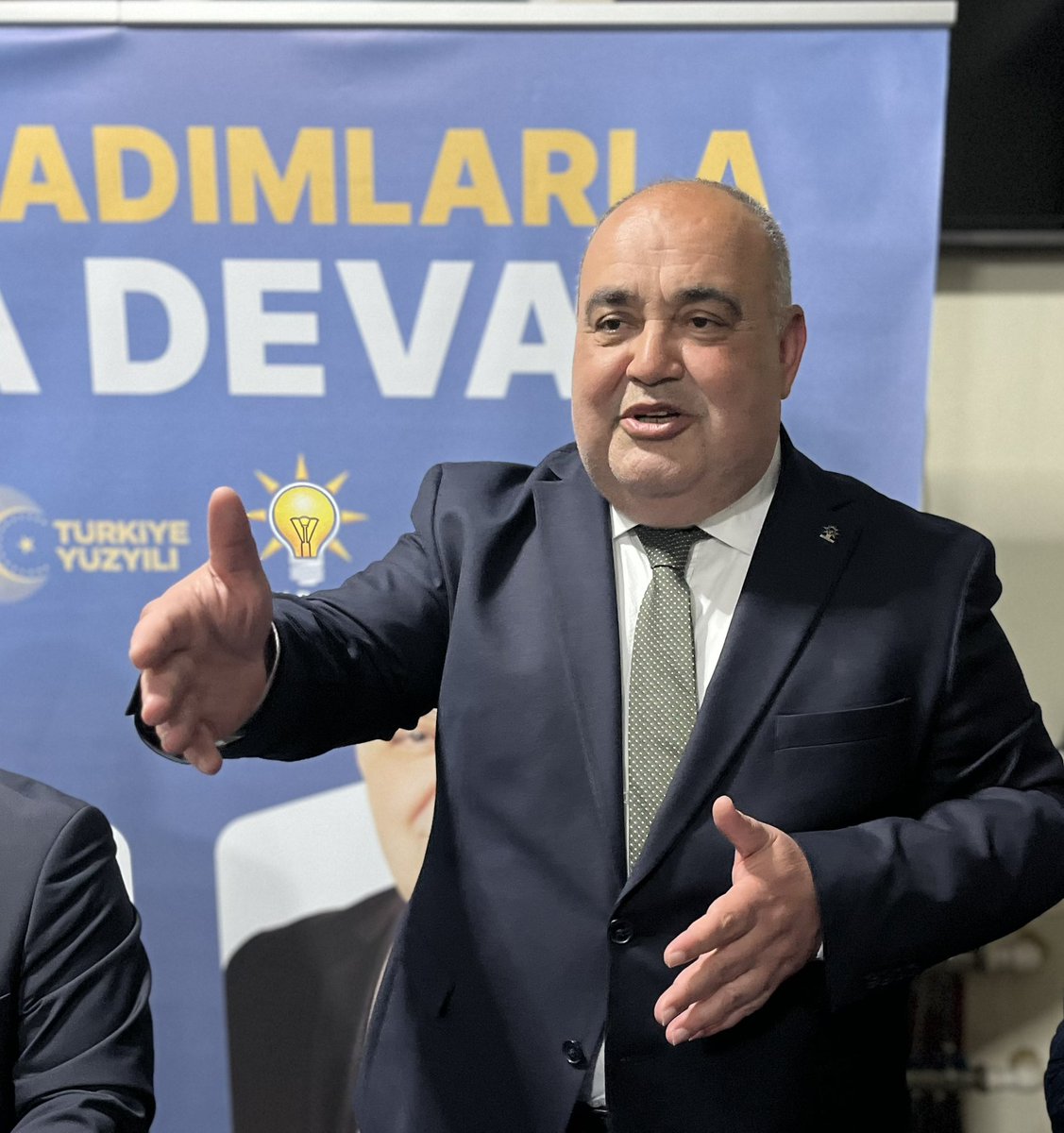 yaldatmaz's tweet photo. 📍#YANAZ KÖYÜ

Cumhurbaşkanımız Genel Başkanımız Sayın @RTErdogan ’ın liderliğinde milletimize hizmet yolunda durmadan, emin adımlarla ilerliyoruz.

Bizleri güler yüzle karşılayan ve desteğini eksik etmeyen #Yanaz Köyü sakinlerimize teşekkür ederim.
Başlasın #TürkiyeYüzYılı https://t.co/cJQowexkLg