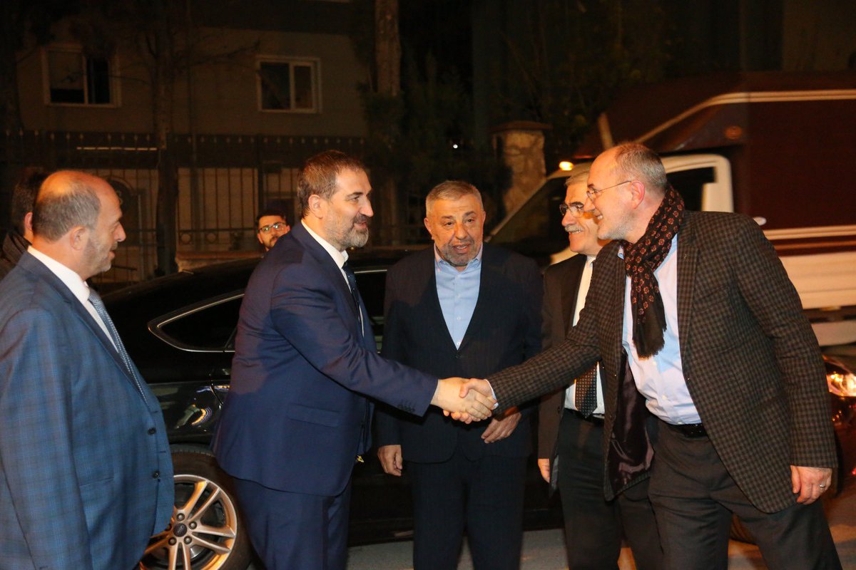 İstanbul’da Trabzon Dernekleri Federasyonu bayramlaşma programında hemşehrilerimiz ile bir araya geldik.

Ardından, 30 Nisan’da açılışı gerçekleştirilecek olan Trabzon Kültür Evimizi, federasyon başkanımız Sn.<a href="/ismailsatiroglu/">İsmail Şatıroğlu</a> ve kıymetli yönetimiyle birlikte inceledik.