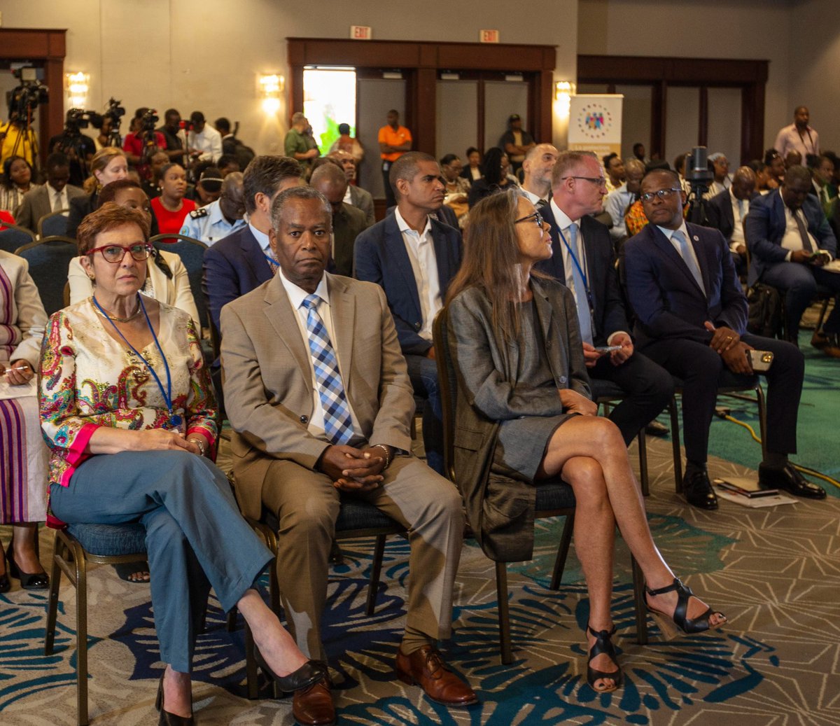 OnusidaHaiti's tweet photo. UNAIDS Country Director Christian Mouala @moualachristia1 joined @UNHaiti Heads of Agencies & @BINUH_UN to sign with host authorities @MPCEHa 🇭🇹 the 5-year UN Sustainable Cooperation Framework #UNSCDF #LNOB #EndAIDS #SDGs @LuisaCabal_ @Winnie_Byanyima @MsppOfficiel @UNAIDS https://t.co/js6Ie5hQ8h