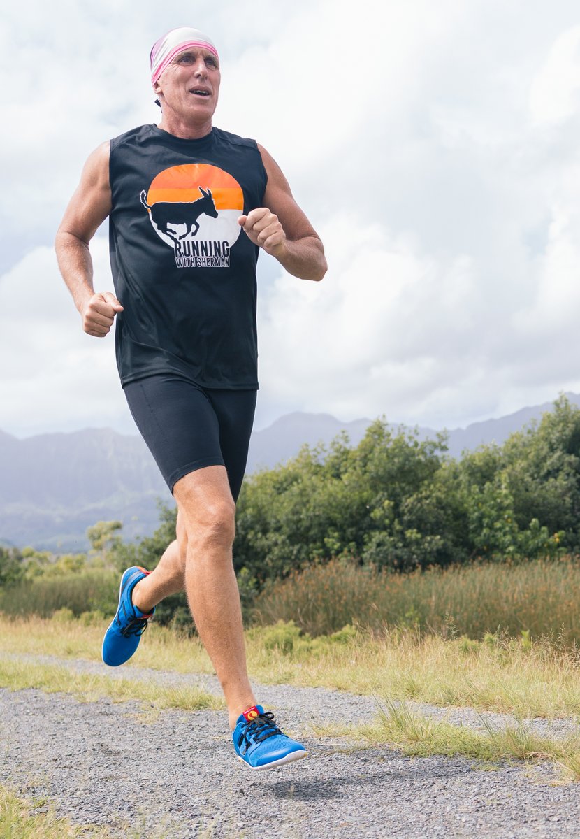 XeroShoes's tweet image. #borntorun2 authors picked their favorite shoe for natural running on roads.

“The sole grips like an ATV tire.” -  @ChrisMcDougall

“A perfect blend of natural performance &amp;amp; protection.” - @BornToRunCoach

Get the new Born to Run Zelen shoe: bit.ly/btr-tw

#XeroBTR