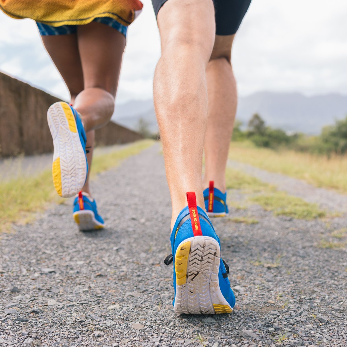 XeroShoes's tweet image. #borntorun2 authors picked their favorite shoe for natural running on roads.

“The sole grips like an ATV tire.” -  @ChrisMcDougall

“A perfect blend of natural performance &amp;amp; protection.” - @BornToRunCoach

Get the new Born to Run Zelen shoe: bit.ly/btr-tw

#XeroBTR