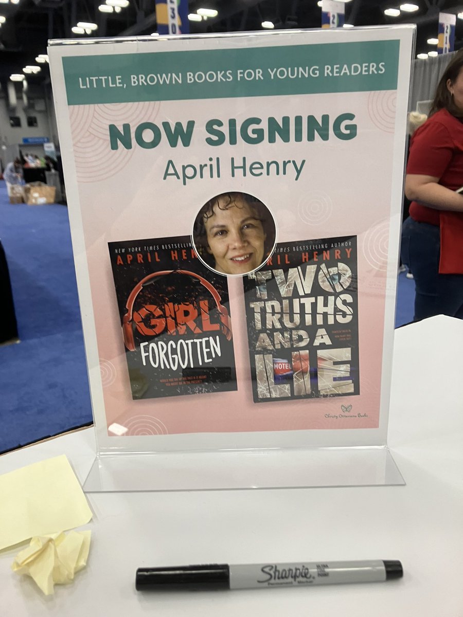 aprilhenrybooks's tweet photo. OMG! Librarians stood in line for 90 minutes to get a signed book from me. https://t.co/lb1WNav6eR
