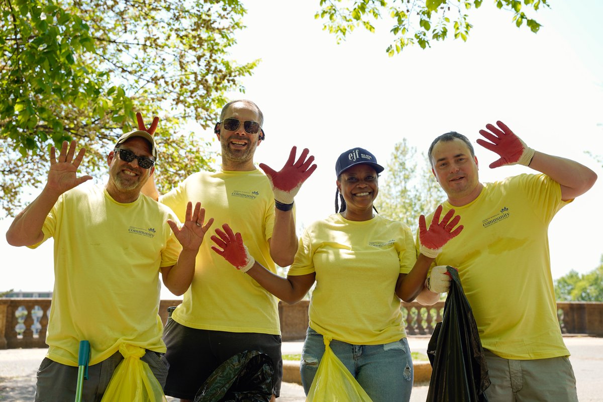 EJFrealestate's tweet photo. Thanks to all the volunteers for sweatin' it out in the hot sun today to make our Earth a little less trashy and a lot more classy!
#EarthDay #CleaningCrew #wmccai #ejfcares #ejfrealestate https://t.co/IJYlBgzgBn