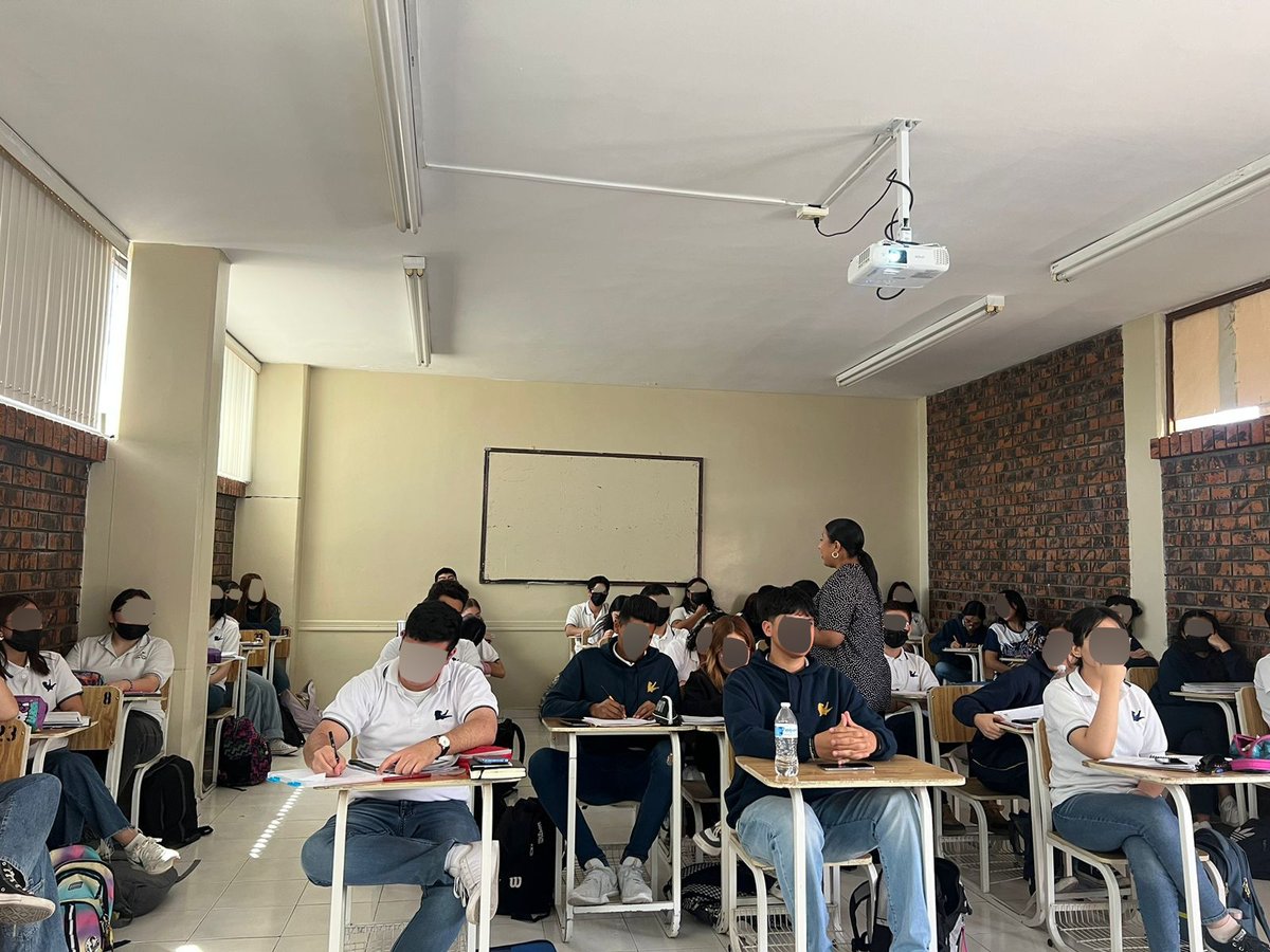 Continuando con el trabajo de la dirección de Agenda de género para educar a la población en materia de género, esta semana se trabajó con las/los alumnos de la escuela León Felipe con los temas de "Romantizando la violencia", "Nuevas masculinidades" y "Violencia en el noviazgo".