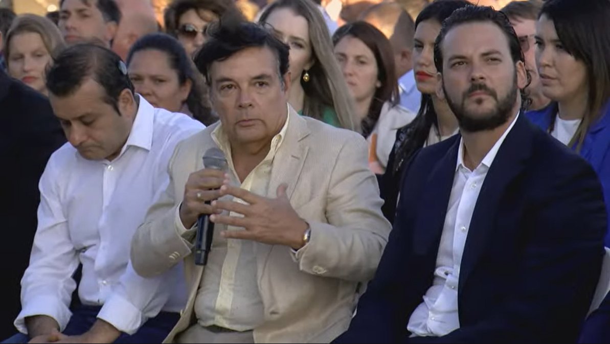 misionesonline's tweet photo. @rovira_carlos @herrerayflia @arcor "Así como hay miles de agricultores en pequeñas unidades de pocas hectáreas compitiendo pacíficamente con grandes terratenientes, hoy nuevas unidades de producción ya están interviniendo en la economía," dijo Rovira https://t.co/Di5bdwH43G