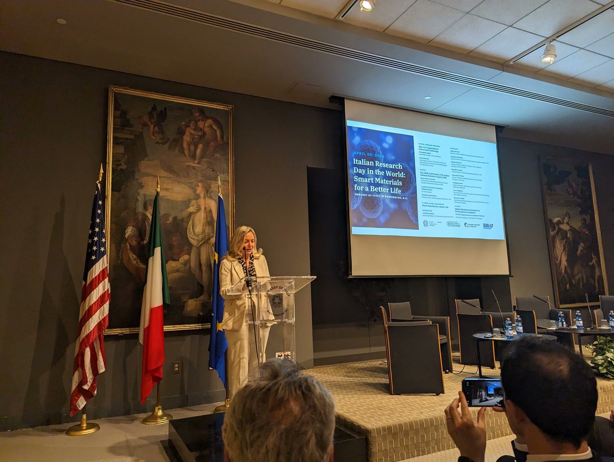 Grazie a <a href="/ItalyinUS/">Italy in US</a> per averci invitato alla giornata della ricerca italiana nel mondo e alla festa del centenario del <a href="/CNRsocial_/">CNR Consiglio Nazionale delle Ricerche</a>! Occasione perfetta per celebrare il contributo degli scienziati italiani negli Stati Uniti e le tante collaborazioni scientifiche tra Italia e USA!