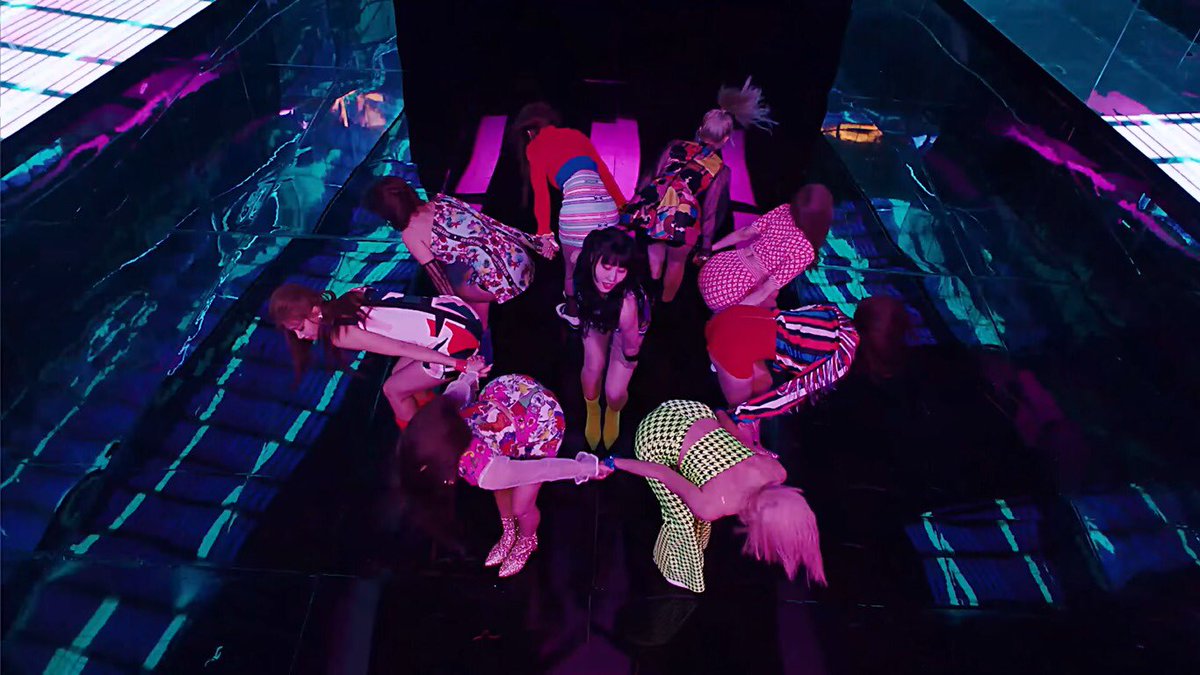 tracklist's tweet photo. “FANCY” - TWICE (2019) https://t.co/3MKYr7RMjk