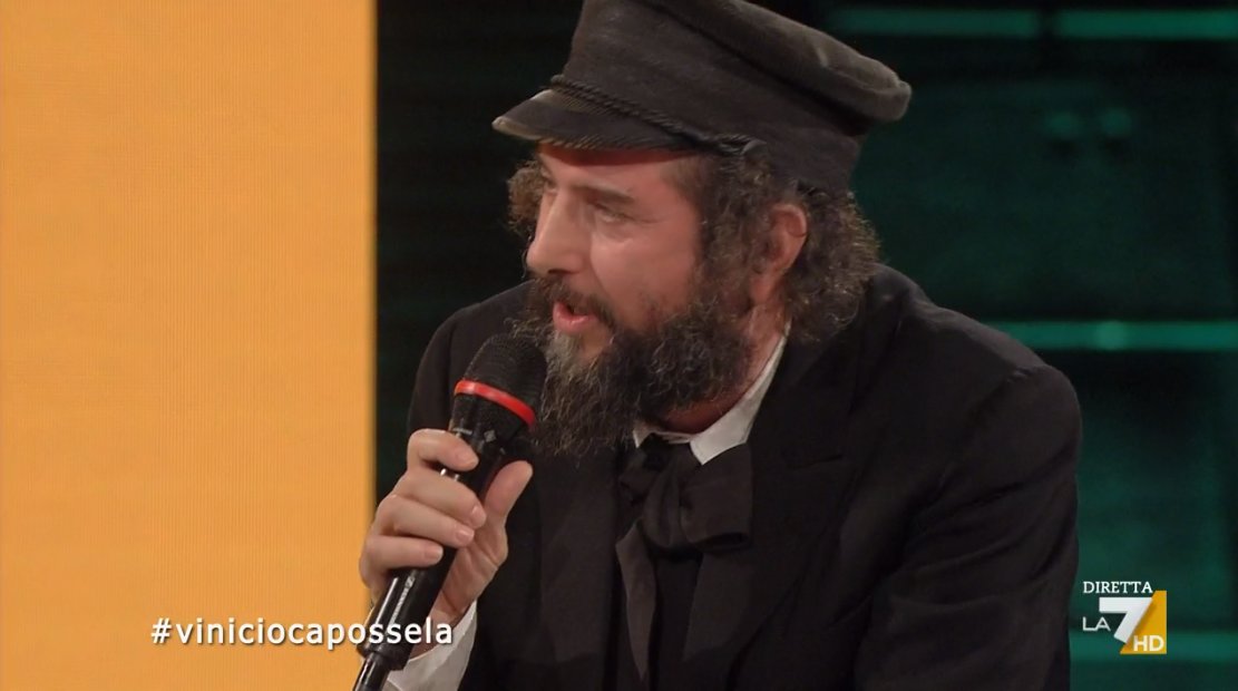 welikeduel's tweet photo. "Né la resistenza né il fascismo si possono relegare a un periodo storico. Sono forze vive che operano nella società in cui bisogna continuamente scegliere da che parte stare" (Vinicio Capossela)

#propagandalive https://t.co/W9PQtD0EF1