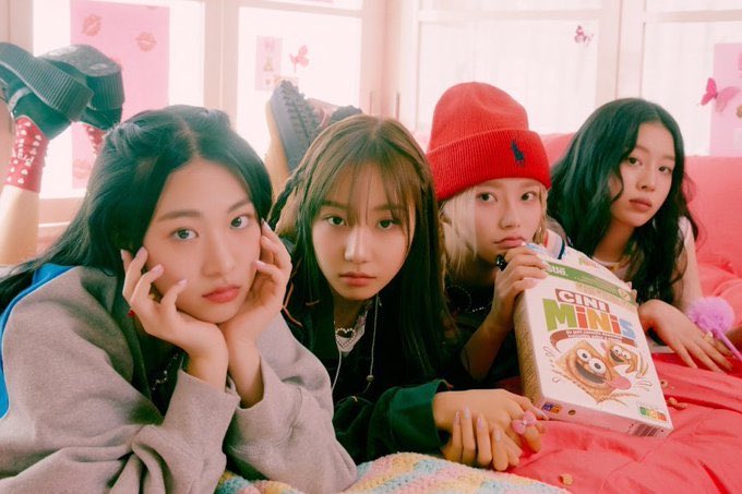 kchartsmaster's tweet photo. FIFTY FIFTY (@we_fiftyfifty) is currently the Korean girlgroup with the most monthly listeners on Spotify (23.3 million). https://t.co/zUdB2fkfi2