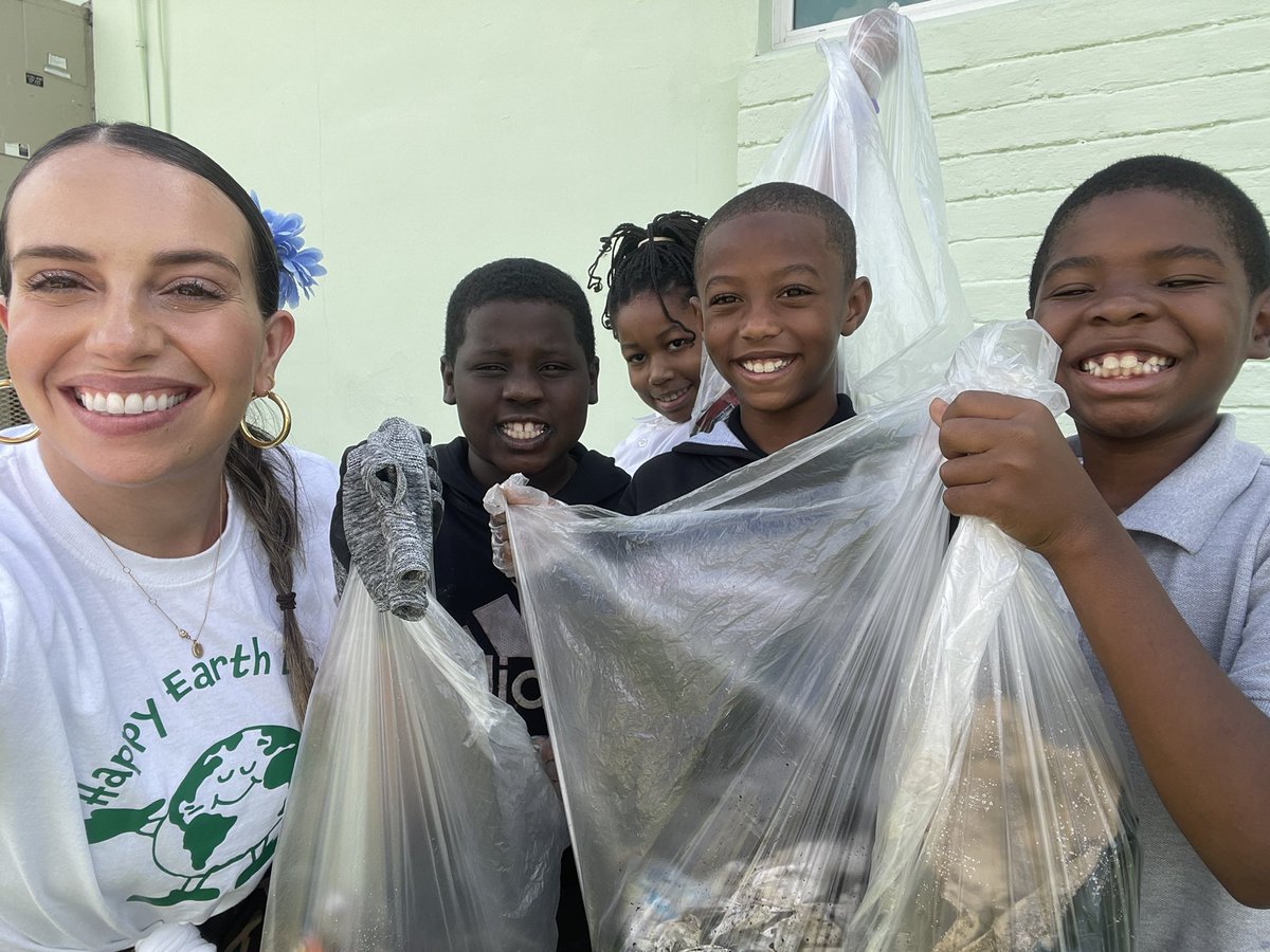 Ms_LJhones's tweet photo. Earth Day 🌎 is the best day! https://t.co/RM5hpXi3od