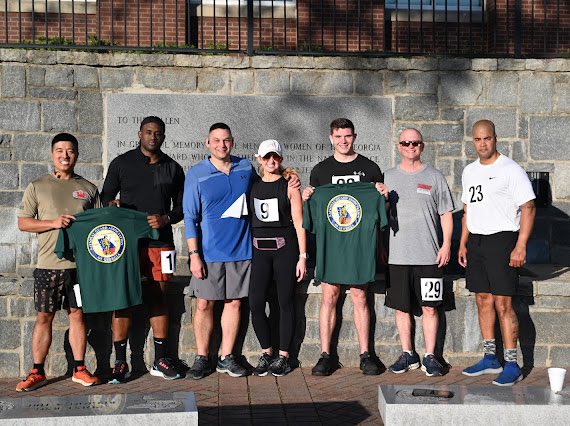 NGAGeorgia's tweet photo. This morning we held our #FunRun43 where many of our service members and their spouses had the opportunity to honor our 43 fallen heroes with a 4.3 mile run. 🏃‍♀️ 🏃‍♂️ 

Thank you to the organizers and participants! 
#NGAGA #HonorTheFallen 🇺🇸 https://t.co/5lnFNMeBu7