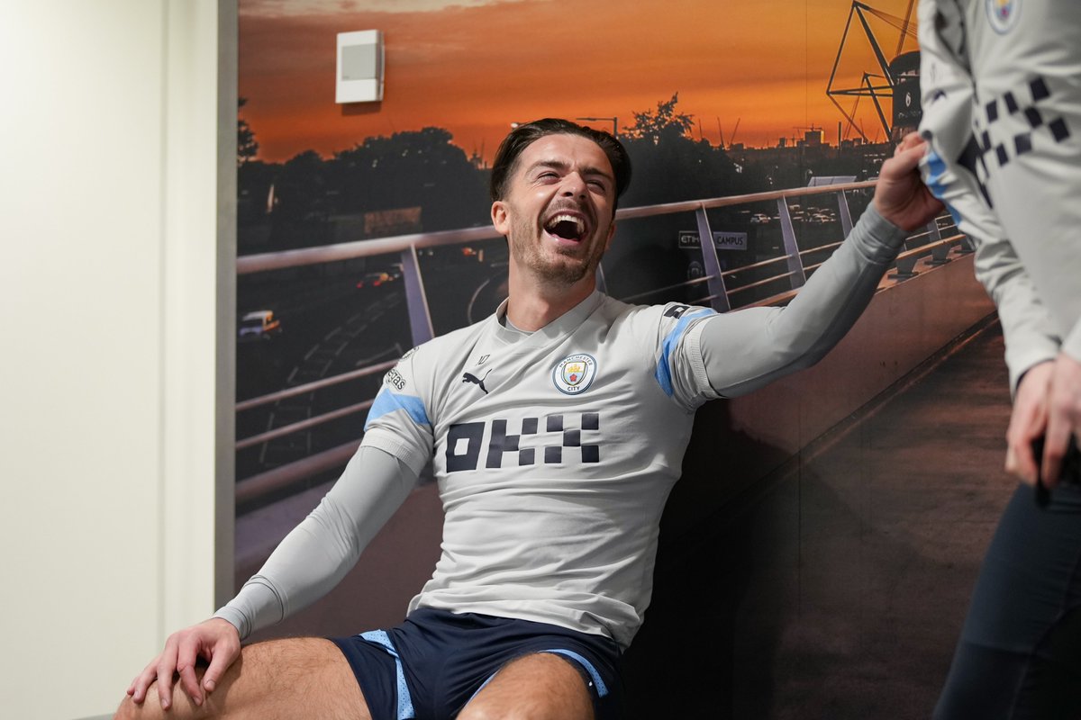 ManCityPT's tweet photo. É, estão deixando a gente sonhar! 💙😀

🔷 #MCFCPortugues | https://t.co/JIQNttxQCn https://t.co/t7MfEUwtfJ