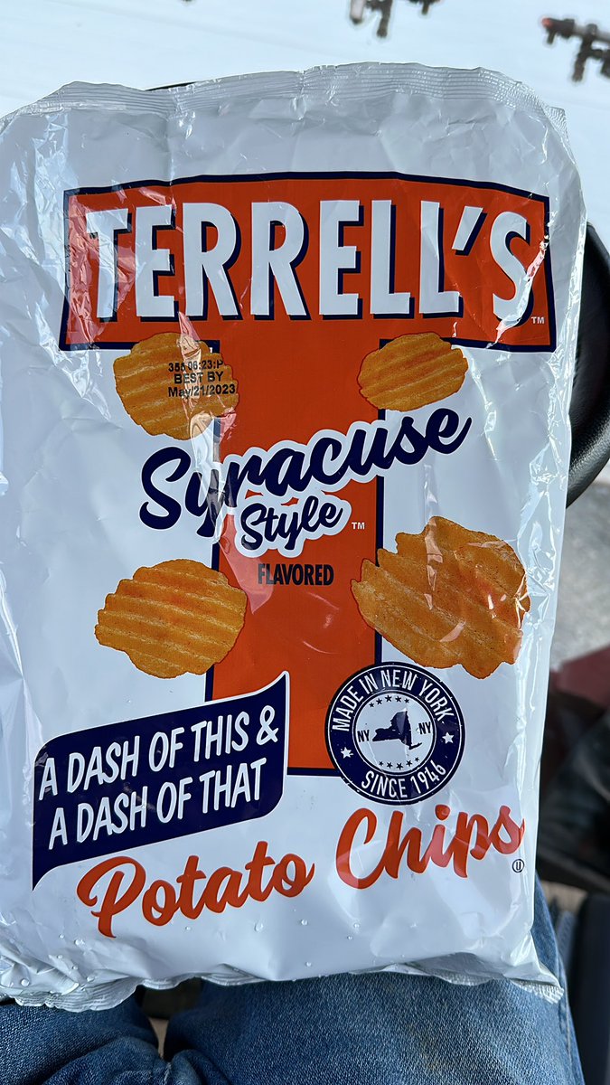 benjaminaustic's tweet photo. These #terrells chips are beyond fantastic. New favorite cab snack https://t.co/aCuv6U9Fsc