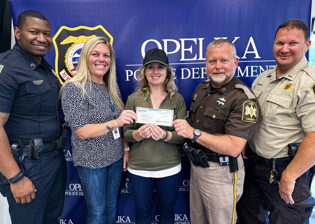 OpelikaPD's tweet photo. THANK YOU!
Because of our communities generosity, @opelikapd and the @leecosheriffal were able to present Elizabeth with Lee County @specialolympics a donation of $11,024.67 from #CopsonTop! That means, combined with the money raised by @coapublicsafety, we raised $18,608.96! https://t.co/PsQ6j5tSgj