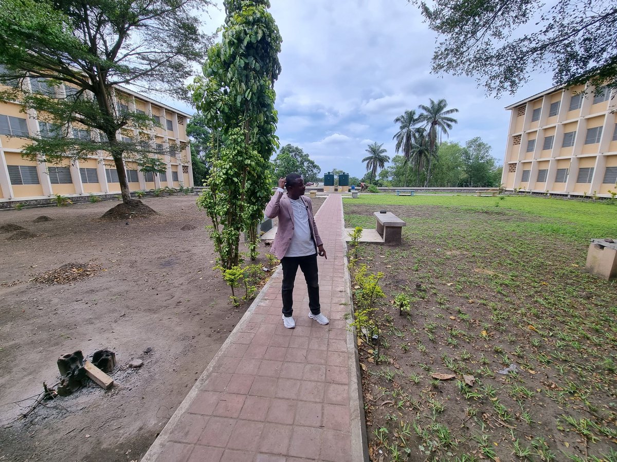 MunsantuK's tweet photo. Nous ne sommes pas à #Harvard ou #Sorbone mais à l'#UNIKIN (Université de Kinshasa) en #RDC.
Voilà l'une des raisons qui poussera les Compatriotes à renouveler le mandat de #BÉTON et jamais un étranger au sommet.
@MpindaKRichard témoin oculaire
S/FATSHI
D/FATSHISTES ✌️ https://t.co/Jfn51WZCjx