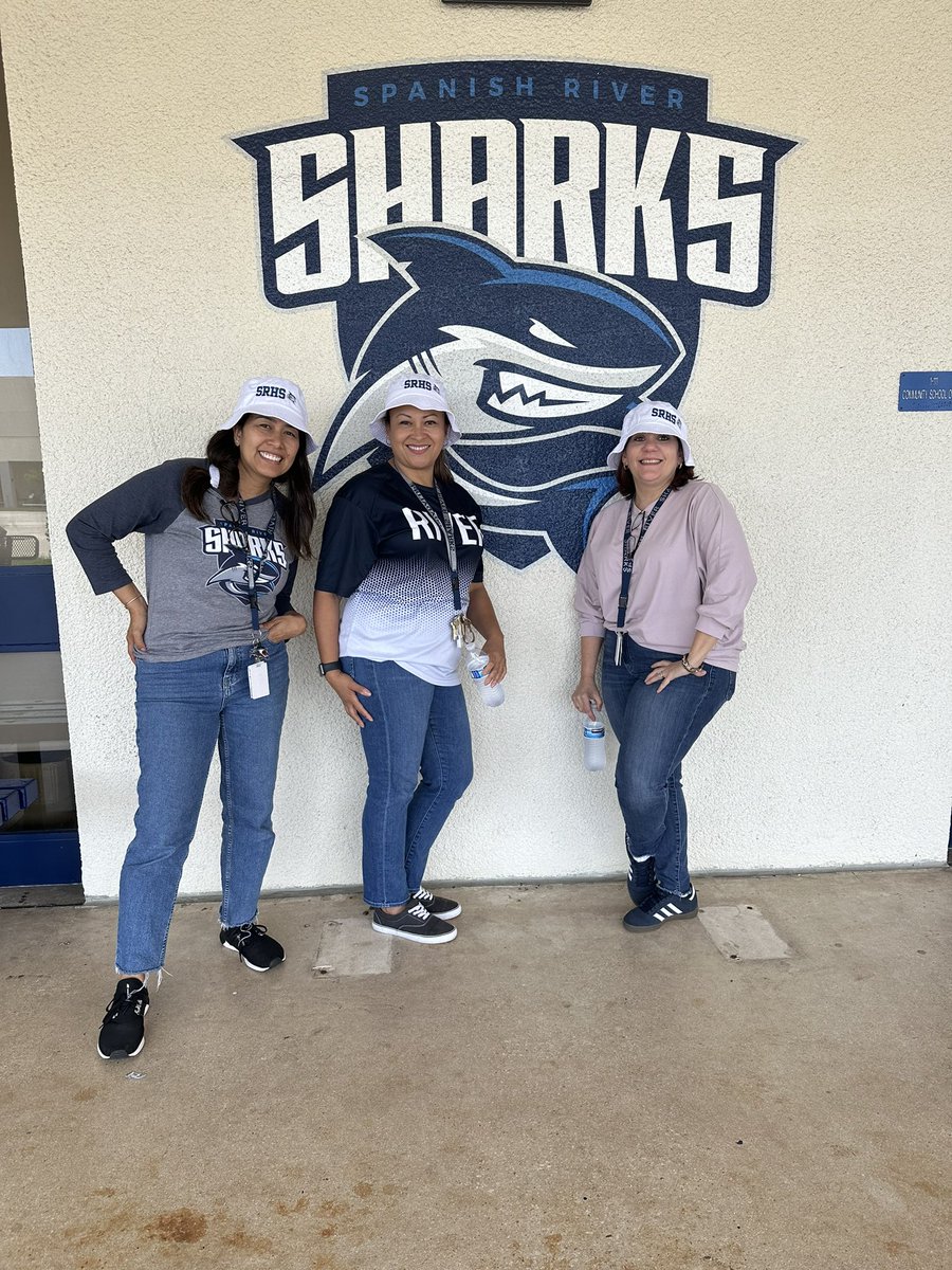 mrs_guad's tweet photo. Sending a huge THANK YOU to our amazing @RiverPTSA for an awesome week on behalf of the ELL Dept!! 🦈 💙 https://t.co/O2iPk4Pz3M