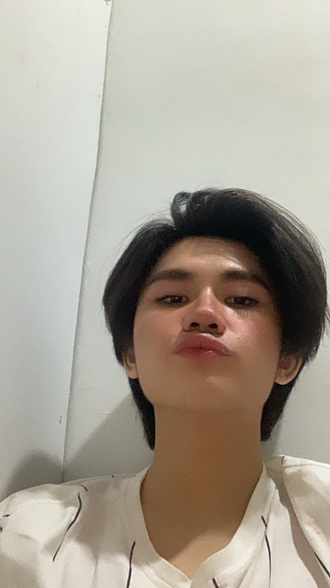 kurtszn's tweet photo. sleepy https://t.co/3eWXhFmpaF