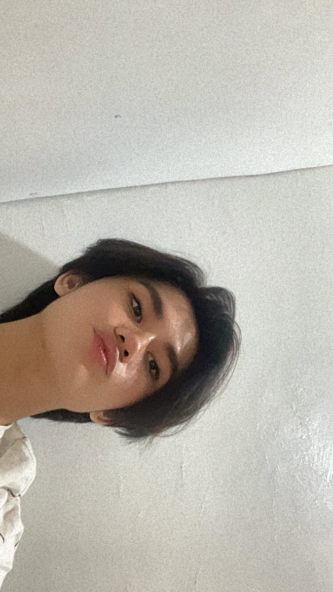 kurtszn's tweet photo. sleepy https://t.co/3eWXhFmpaF
