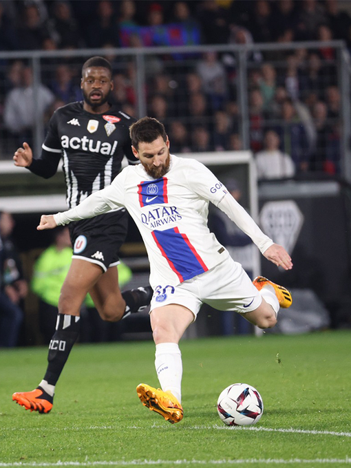 psgfcuk's tweet photo. FULL-TIME: Angers 1-2 Paris Saint-Germain

Leo Messi in #Ligue1 this season:

- 15 goals ⚽️
- 15 assists 🅰️

1️⃣5️⃣ + 1️⃣5️⃣ = 3️⃣0️⃣ 😉 https://t.co/w64RYZn4HO