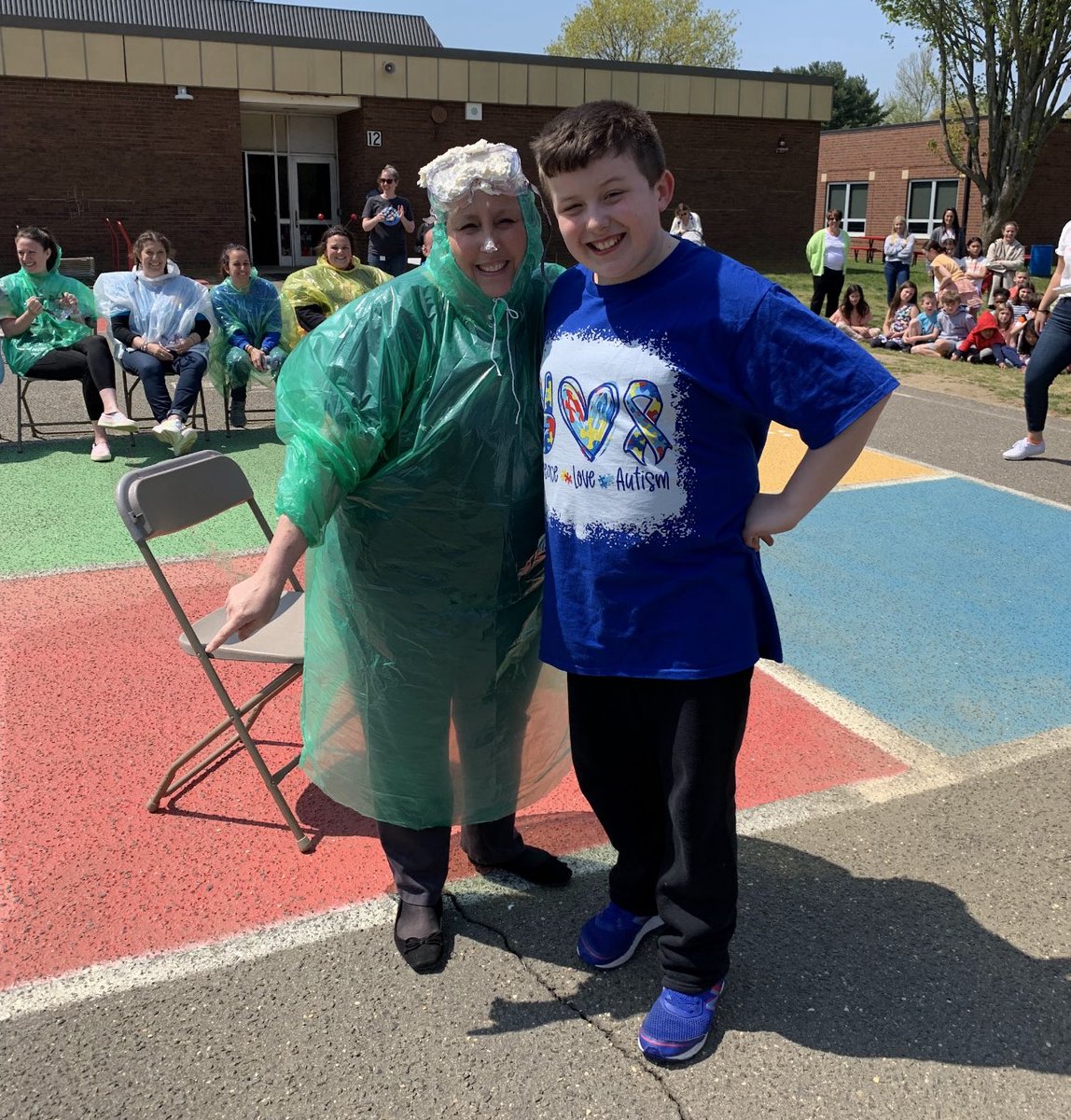 Mrs. Weber tweet media