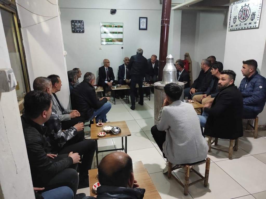 mahfuz_arslan's tweet photo. Ramazan Bayramı kapsamında, Milletvekili adayımız Ziya Buyankara ve Teşkilatlarımız ile beraber,#Zeynep #Siniwelan, #küçüktekören, #ğarib #wusfan #dodan #nahman #Çan #madrag #derearyan #fekçuni #sarıçiçek/germik ve #simsor köylerine bayram ziyaretleri gerçekleştirdik. https://t.co/uZyDtEDYDo